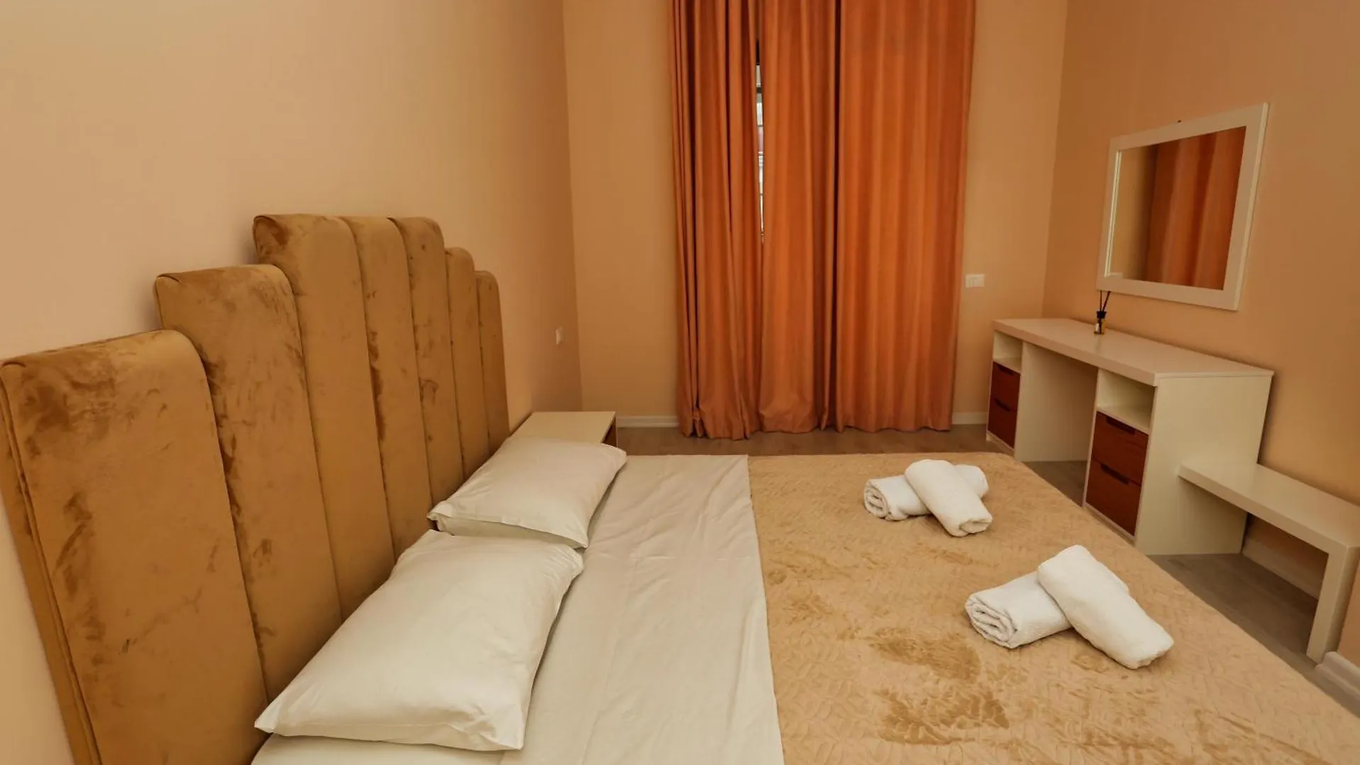 Luxury Apartment Square 21Tirana 0*, Tirana