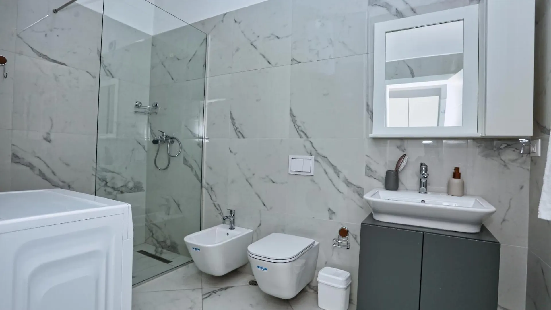Luxury Apartment Square 21Tirana